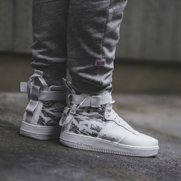 Giày Nike SF Air Force 1 Mid 'Winter Camo' AA1129-100 - Ảnh 2
