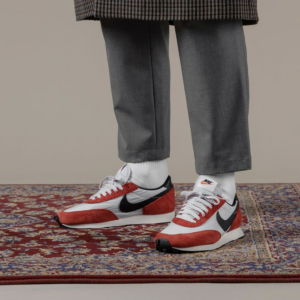 Alternative view of Giày Nike Daybreak 'Gym Red Pure Platinum' DB4635-001