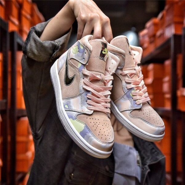 Giày Nike Wmns Air Jordan 1 Mid SE 'P Her Spective' CW6008-600 - Ảnh 3