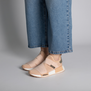 Giay Adidas Wmns NMD R1 Strap 'Halo Blush' GW9469