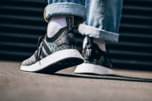 Alternative view of Giày Adidas NMD R2 'Harvest' BY9409