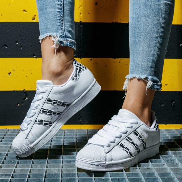 Giày Adidas Wmns Superstar 'Animal Print' FV3452 - Ảnh 2