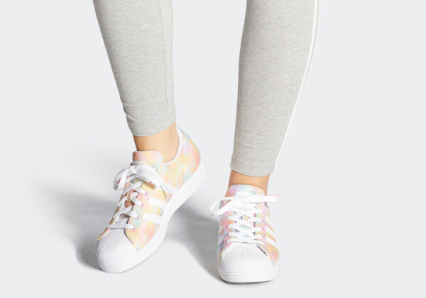 Giày Adidas Wmns Superstar 'Tie Dye' FY1268 - Ảnh 2