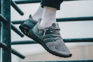 Alternative view of Giày Adidas Ultraboost 3.0 'Triple Grey' CG3041