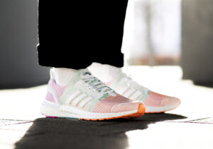 Alternative view of Giày Adidas UltraBoost DNA CC1 'White Screaming Orange' FZ2542