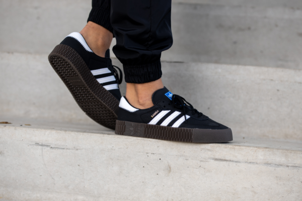 Giay Adidas Sambarose 'Black White Gum' B28156