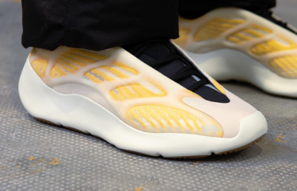 Giày Adidas Yeezy 700 V3 Mono Safflower HP5425 - Ảnh 5