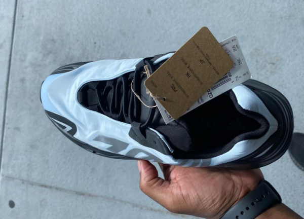 Giày Adidas Yeezy Boost 700 MNVN 'Blue Tint' GZ0711 - Ảnh 3