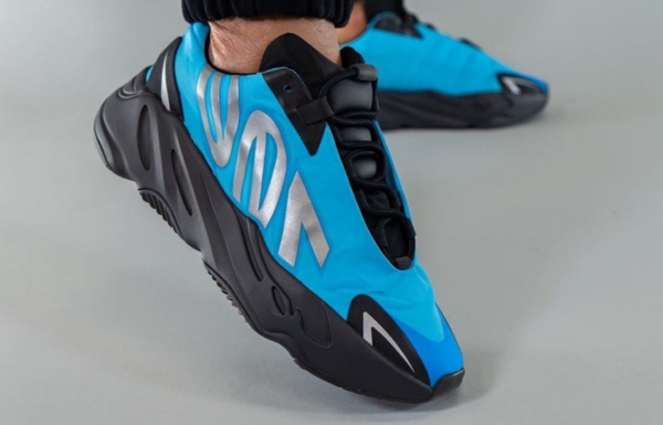 Giày Adidas Yeezy Boost 700 MNVN 'Bright Cyan' GZ3079 - Ảnh 3