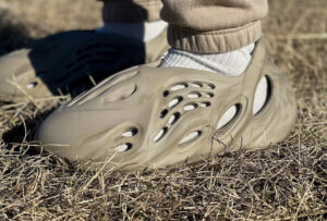 Dep Adidas Yeezy Foam Runner 'Stone Sage' GX4472