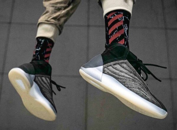 Giày Adidas YZY QNTM Barium H68771 - Ảnh 2