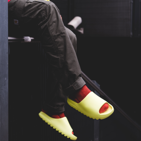 Dép Adidas Yeezy Slide ‘Glow Green’ GX6138 - Ảnh 2