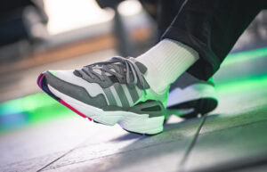 Alternative view of Giày Adidas Yung 96 J 'Grey Shock Pink' DB2802