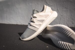 Alternative view of Giày Adidas Originals Tubular Viral 'Chalk White' S75914
