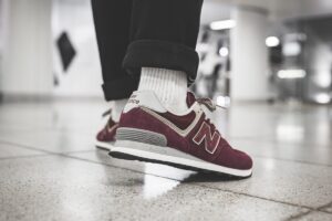 Alternative view of Giày New Balance 574 'Burgundy' WL574ER