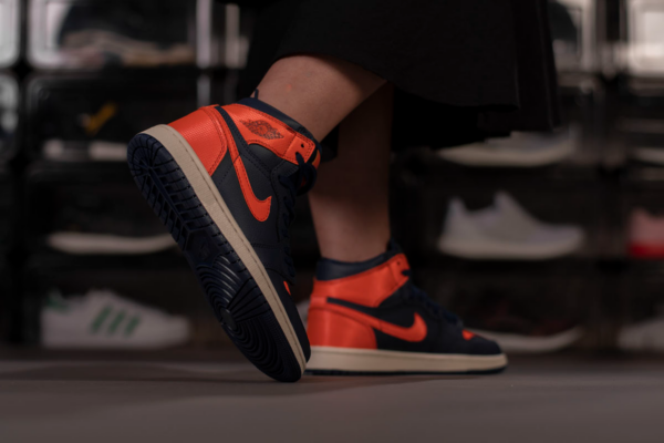 Giày Nike Wmns Air Jordan 1 Retro High 'Blue Void' AH7389-408 - Ảnh 3