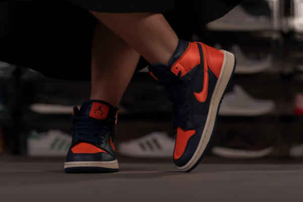 Giày Nike Wmns Air Jordan 1 Retro High 'Blue Void' AH7389-408 - Ảnh 4
