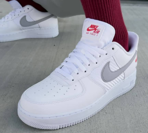 Giay Nike Air Force 1 '07 'Triple Swoosh' FD0666-100