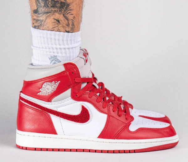 Giày Nike Air Jordan 1 Retro High OG 'Varsity Red' DJ4891-061 - Ảnh 7