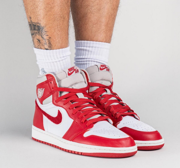 Giày Nike Air Jordan 1 Retro High OG 'Varsity Red' DJ4891-061 - Ảnh 6