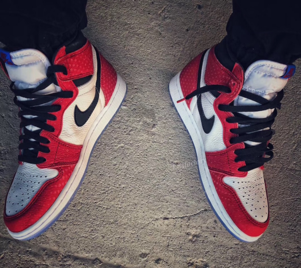 Giay Nike Air Jordan 1 Retro High 'Spider-Man' 555088-602