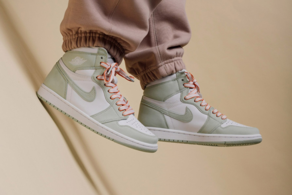 Giày Nike Wmns Air Jordan 1 Retro High OG 'Seafoam' CD0461-002 - Ảnh 6