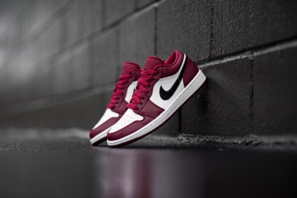 Giày Nike Air Jordan 1 Low 'Noble Red' 553558-604 - Ảnh 7