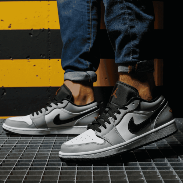 Giày Nike Air Jordan 1 Low 'Light Smoke Grey' 553558-030 - Ảnh 5