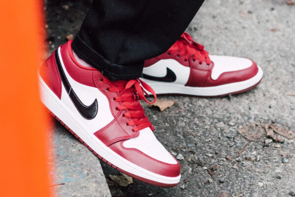 Giày Nike Air Jordan 1 Low 'Noble Red' 553558-604 - Ảnh 2