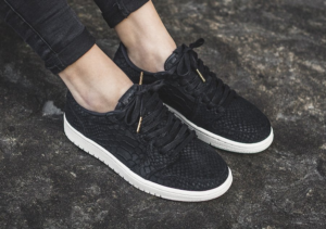 Alternative view of Giày Nike Wmns Air Jordan 1 Retro Low 'Metallic Gold' AH7232-011