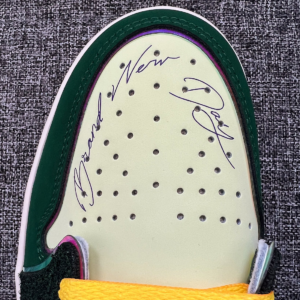 Giay Nike Air Jordan 1 Retro Low OG 'Doernbecher' FD9665-351