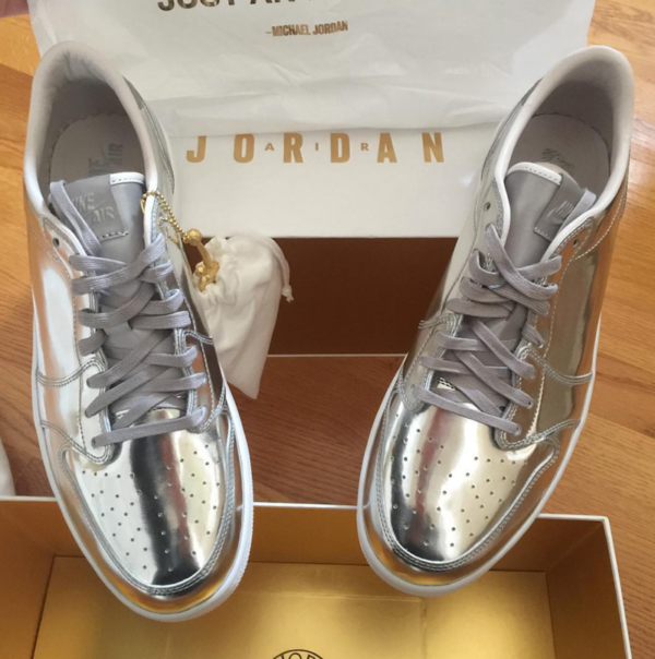 Giày Nike Air Jordan 1 Retro Low OG Pinnacle 'Metallic Silver' 852549-003 - Ảnh 4