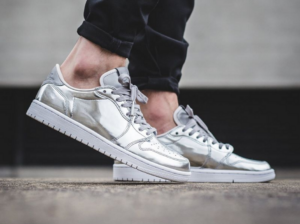 Alternative view of Giày Nike Air Jordan 1 Retro Low OG Pinnacle 'Metallic Silver' 852549-003