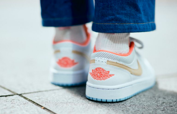 Giày Nike Wmns Air Jordan 1 Low SE 'White Sesame' DC9509-100 - Ảnh 7