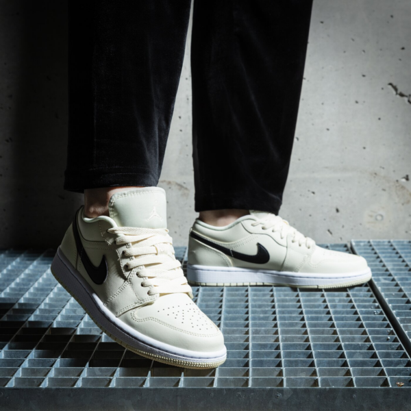 Giày Nike Wmns Air Jordan 1 Low 'Coconut Milk' DC0774-121 - Ảnh 2