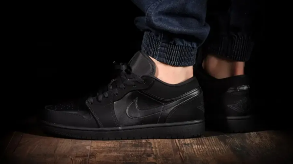 Giày Nike Air Jordan 1 Retro Low 'Triple Black' 553558-025 - Ảnh 5