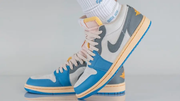 Giày Nike Air Jordan 1 Low 'Vintage UNC Grey' DZ5376-469 - Ảnh 5