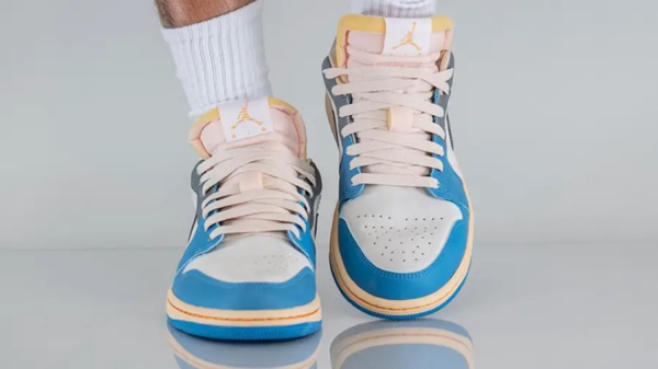 Giày Nike Air Jordan 1 Low 'Vintage UNC Grey' DZ5376-469 - Ảnh 2