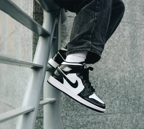 Giày Nike Air Jordan 1 Mid SE 'Carbon Fiber' DD1649-001 - Ảnh 5