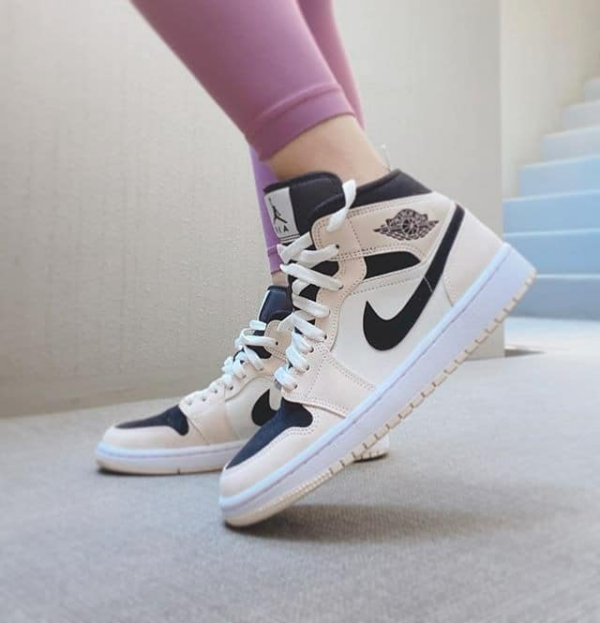 Giày Nike Air Jordan 1 Mid 'Barely Orange' (W) BQ6472-800 - Ảnh 3
