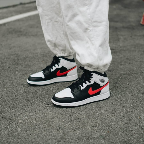 Giày Nike Air Jordan 1 Mid GS 'Chile Red' 554725-075 - Ảnh 5