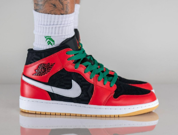 Giày Nike Air Jordan 1 Mid SE 'Christmas' DQ8417-006 - Ảnh 4