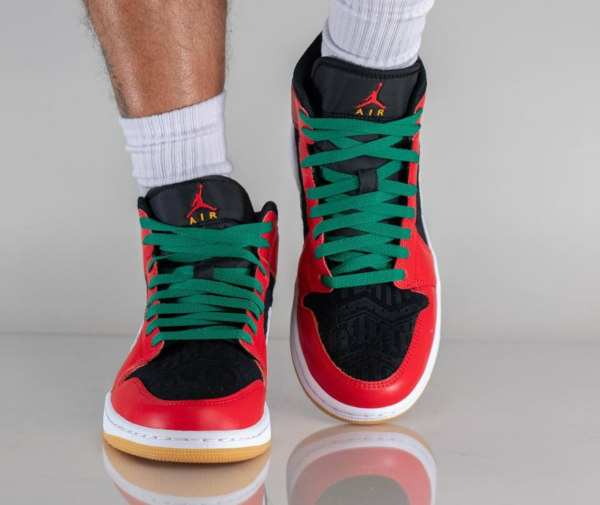 Giày Nike Air Jordan 1 Mid SE 'Christmas' DQ8417-006 - Ảnh 2