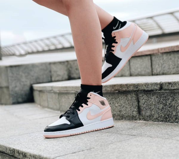 Giày Nike Air Jordan 1 Mid GS 'Crimson Tint' 554725-133 - Ảnh 3