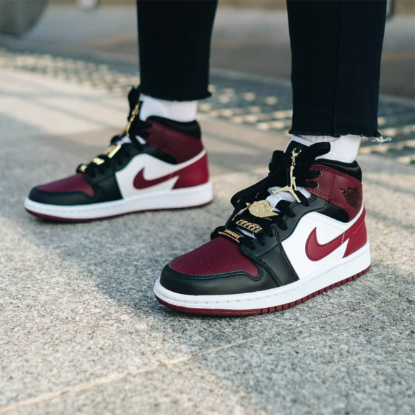 Giày Nike Air Jordan 1 Mid SE 'Gold Pendants' CZ4385-016 - Ảnh 3