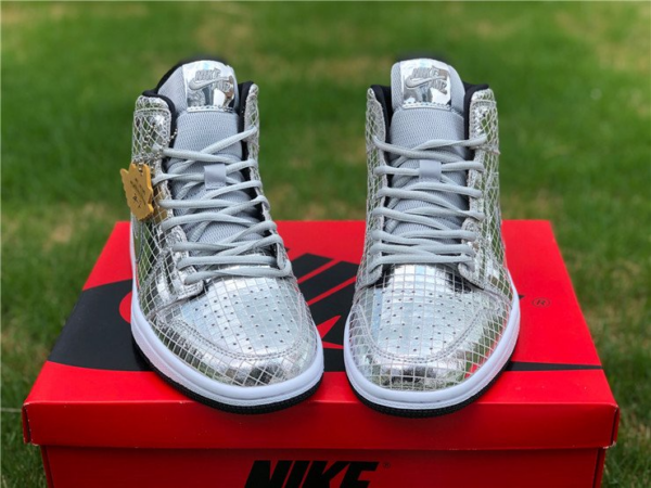Giày Nike Wmns Air Jordan 1 Mid 'Disco Ball' CU9304-001 - Ảnh 6