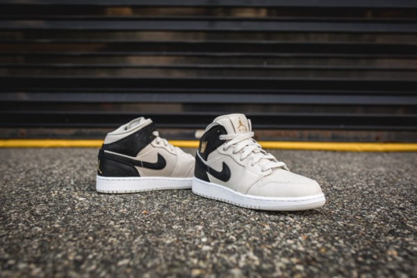 Giày Nike Air Jordan 1 Retro Mid GS 'Light Bone' 554725-023 - Ảnh 6