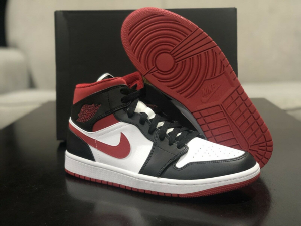 Giày Nike Air Jordan 1 Mid 'Metallic Red' 554724-122 - Ảnh 3