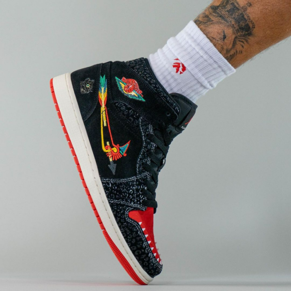 Giày Nike Air Jordan 1 Mid SE 'SiEMPRE Familia' DN4904-001 - Ảnh 4