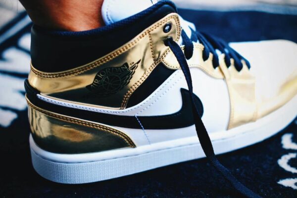 Giày Nike Air Jordan 1 Mid SE 'Metallic Gold' DC1419-700 - Ảnh 7
